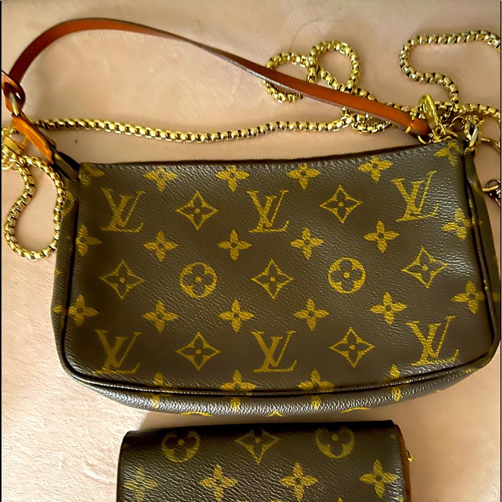 LV pouchette bag   AUTHENTIC No longer use.